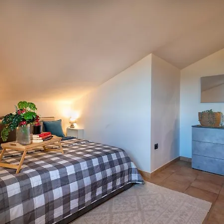 Willa Sardinia Re - Gialla