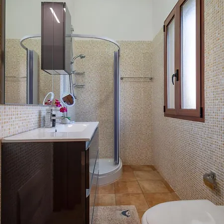 Willa Sardinia Re - Gialla Olmedo