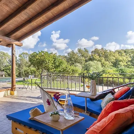 Willa Sardinia Re - Gialla Olmedo