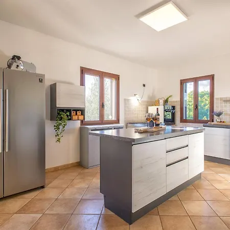 Willa Sardinia Re - Gialla Olmedo