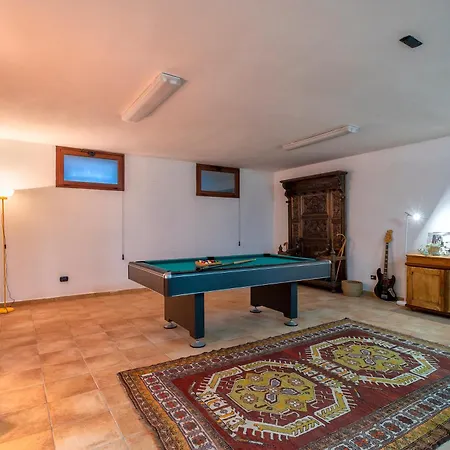 Sardinia Re - Gialla Willa