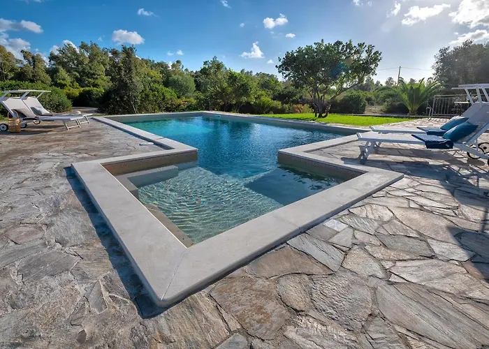 Sardinia Re - Gialla Villa *