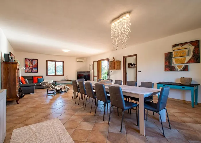 Sardinia Re - Gialla Villa